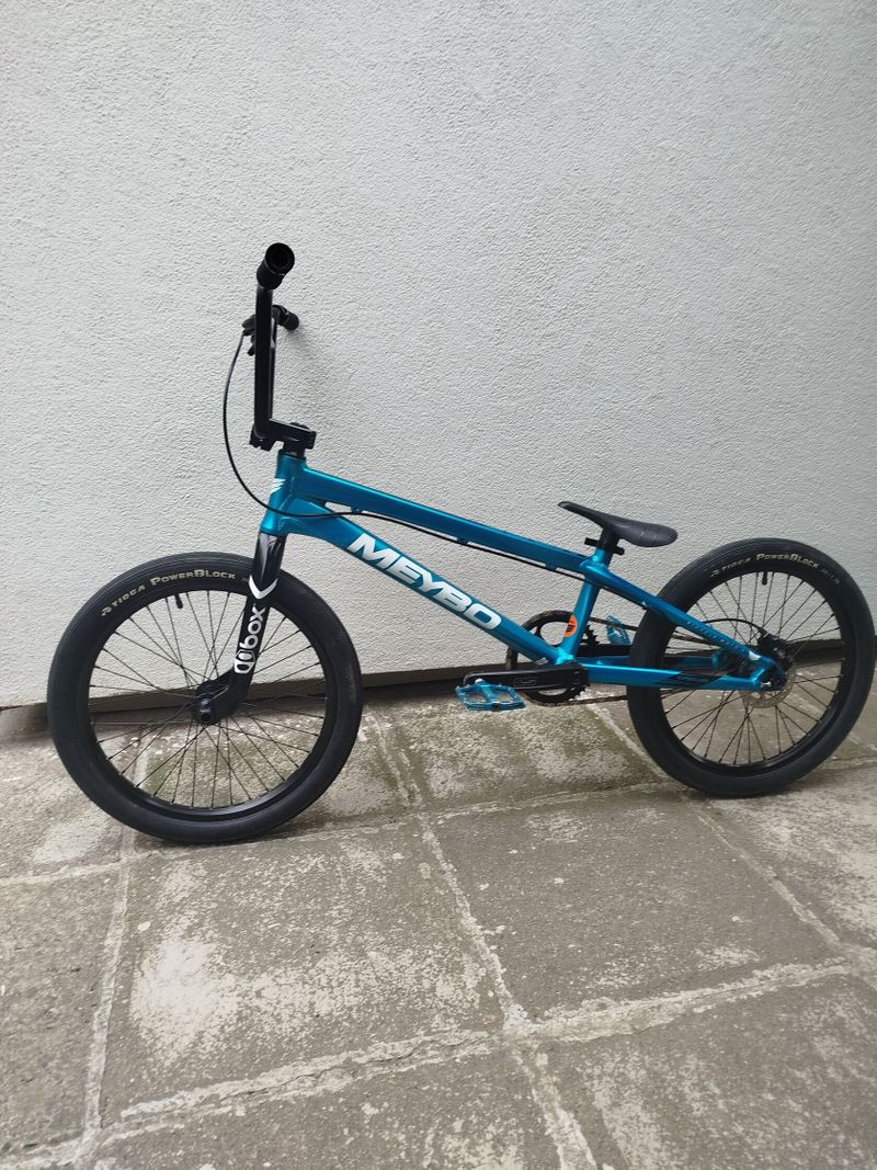MEYBO Superclass