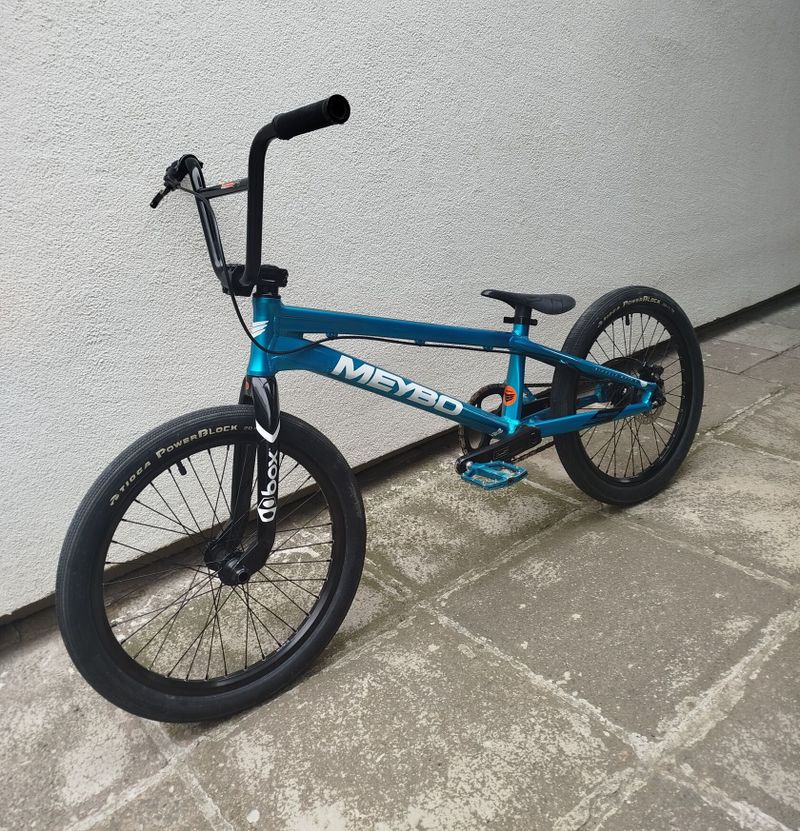 MEYBO Superclass