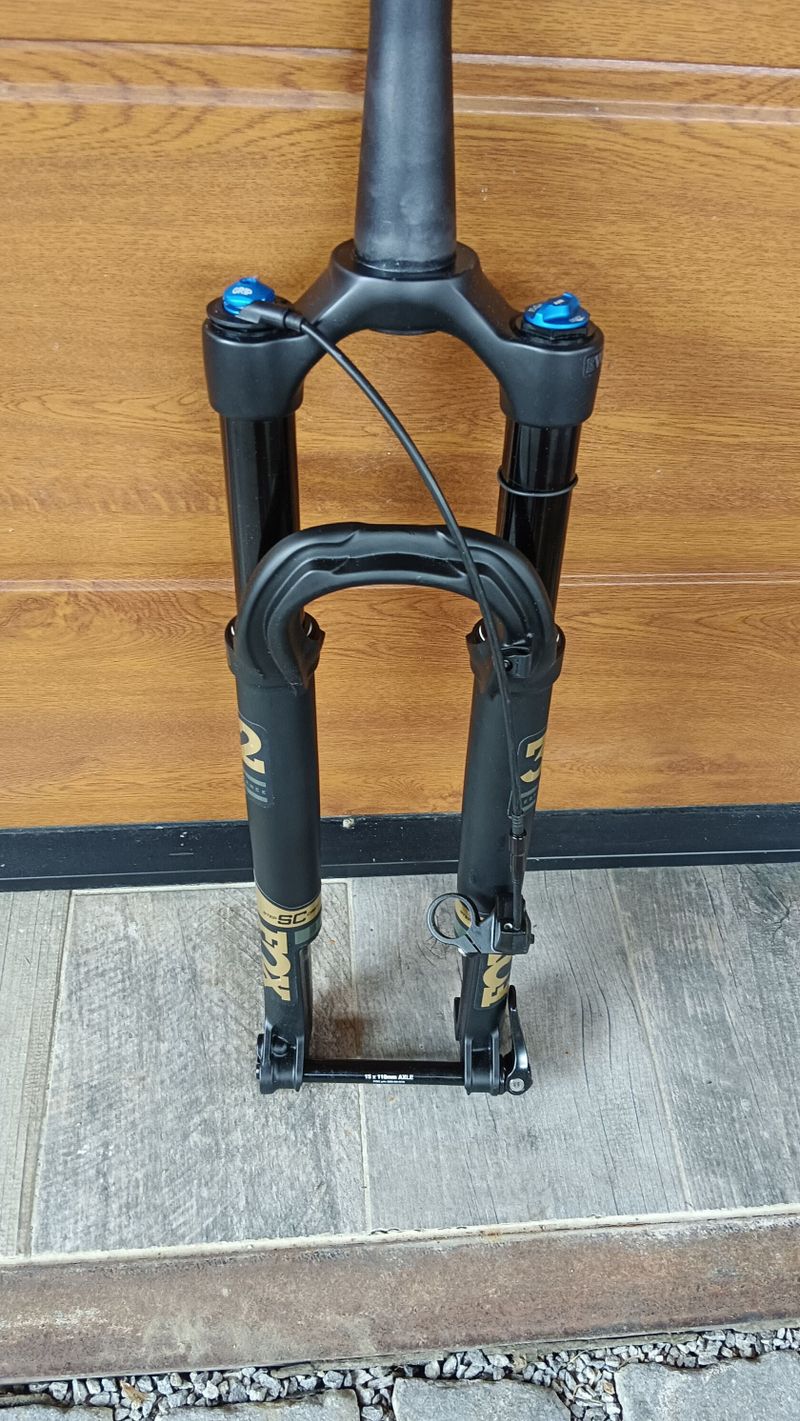 vidlice FOX 32 SC Performance a RockShox Judy 100mm
