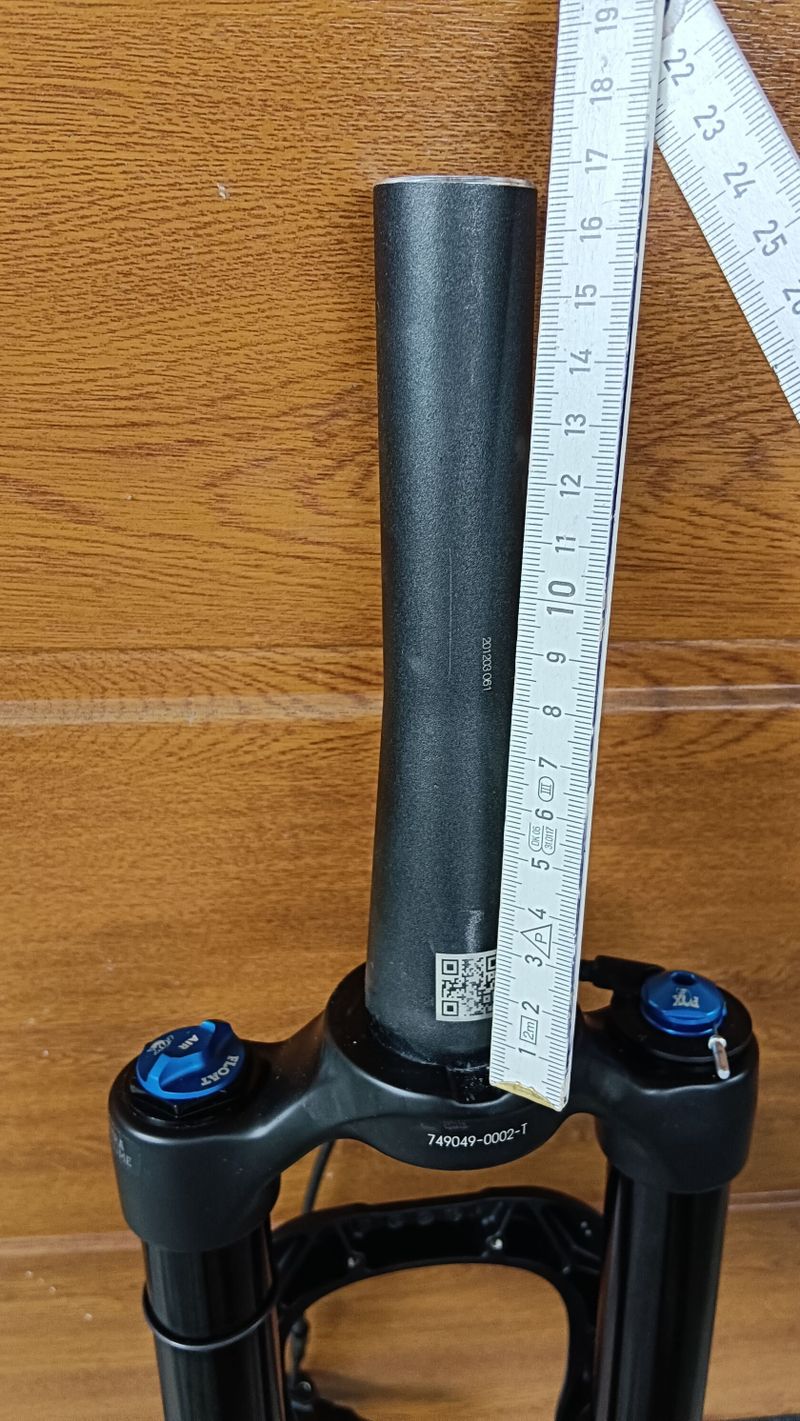 vidlice FOX 32 SC Performance a RockShox Judy 100mm