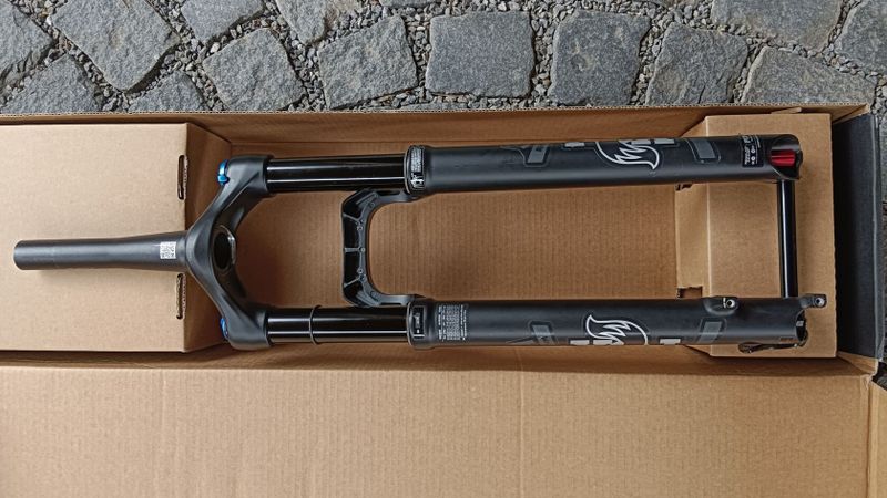 vidlice FOX 2024 PERFORMANCE ELITE 34 a RockShox Recon RL 130mm