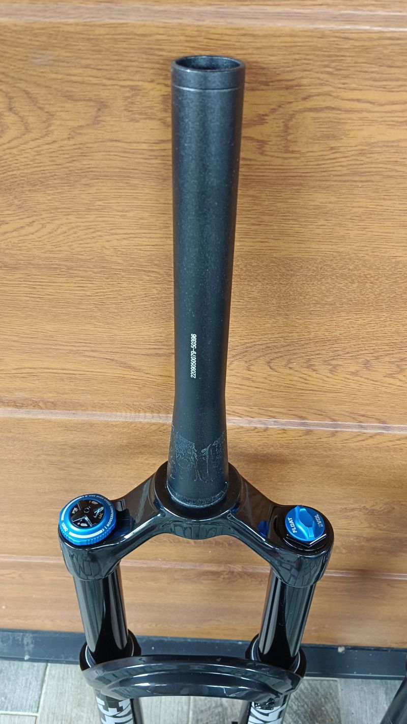 vidlice FOX 2024 PERFORMANCE ELITE 34 a RockShox Recon RL 130mm