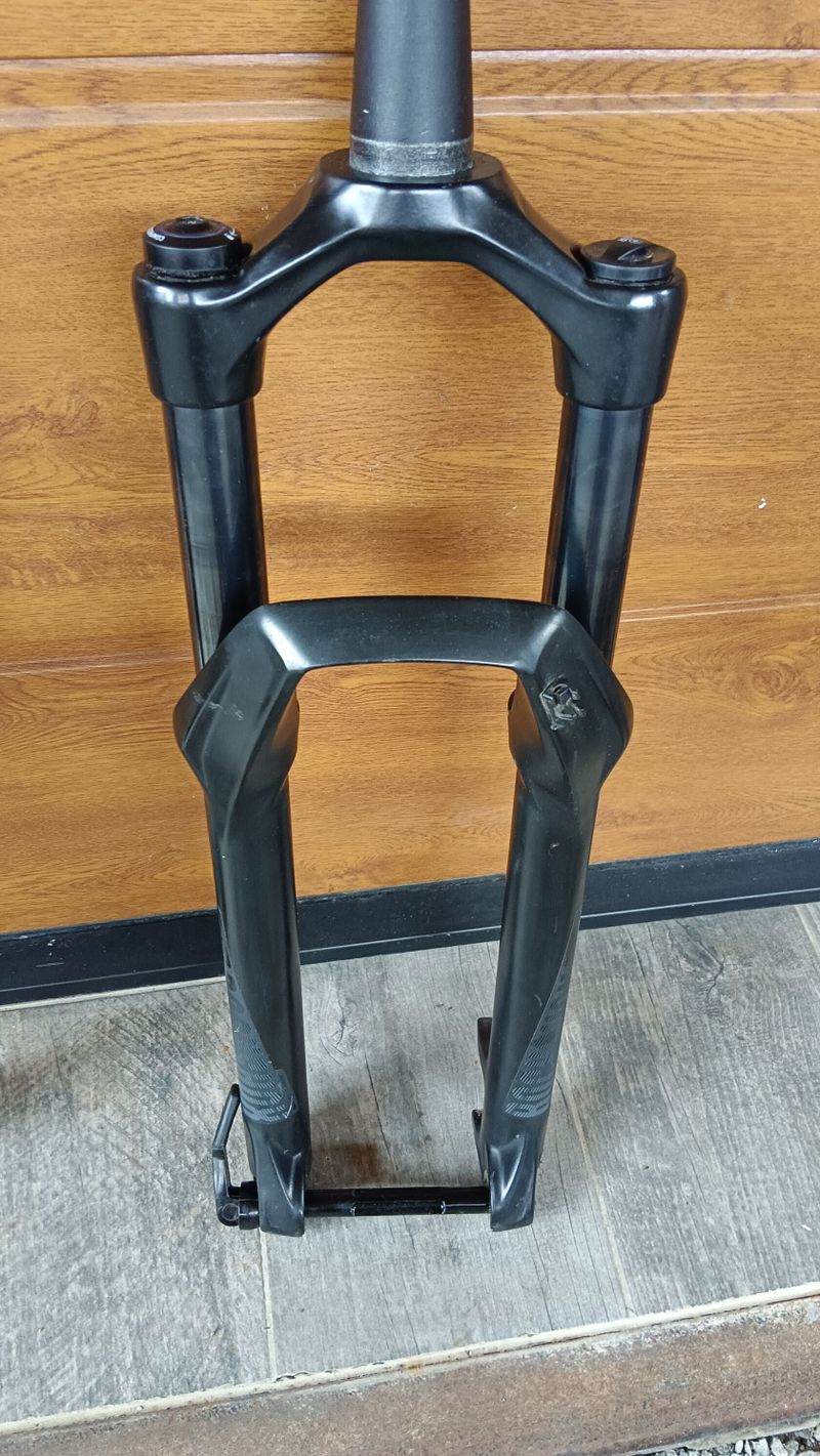 vidlice FOX 2024 PERFORMANCE ELITE 34 a RockShox Recon RL 130mm