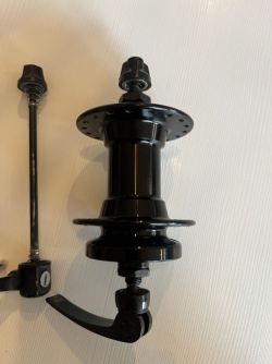 Přední náboje – Shimano Deore (V-brzdy) + náboj 36 děr na kotouč