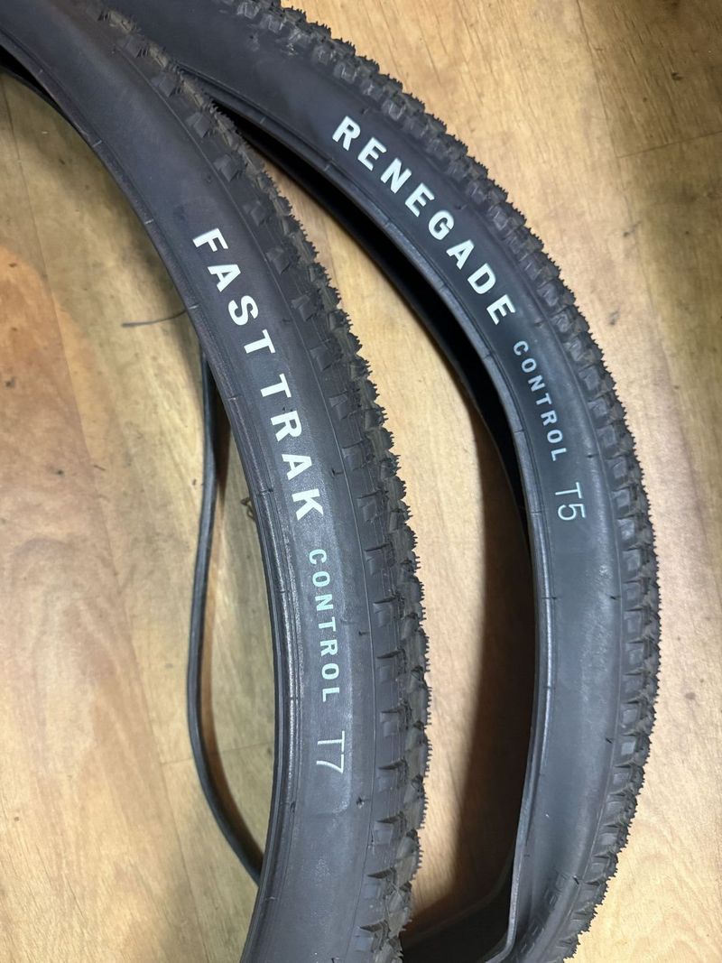 Prodám nejeté pláště Specialized 