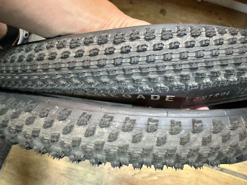 Prodám nejeté pláště Specialized 