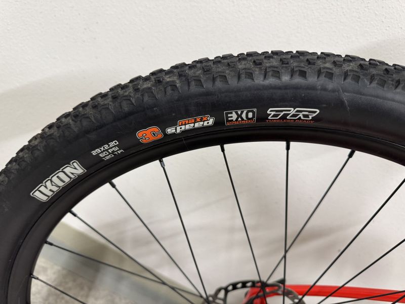 Prodám Specialized Epic Hardtail Alloy 2017 – velikost M – zánovní stav