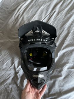 helma Troy Lee Designs D4 (58-59)