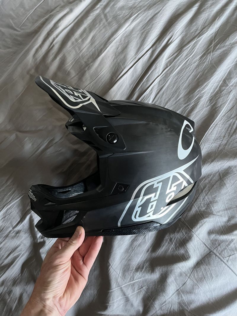 helma Troy Lee Designs D4 (58-59)