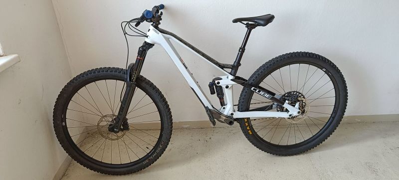 Prodám karbonové enduro Cube Stereo 150 Race - velikost S
