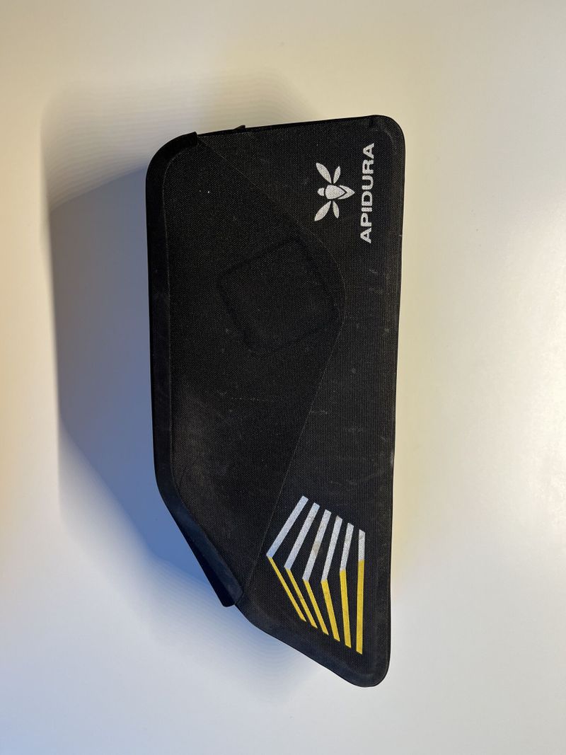 Rámová brašna Apidura Racing Bolt-On