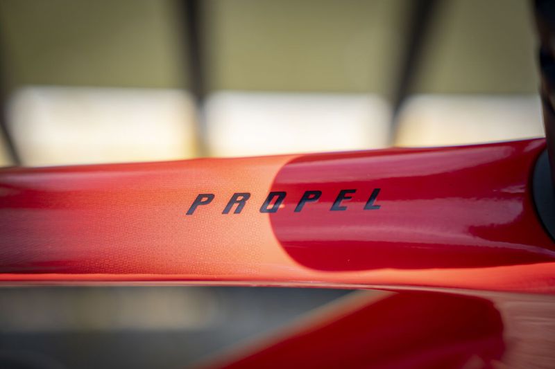 Giant Propel Advanced 2 Pure Red 2024 L