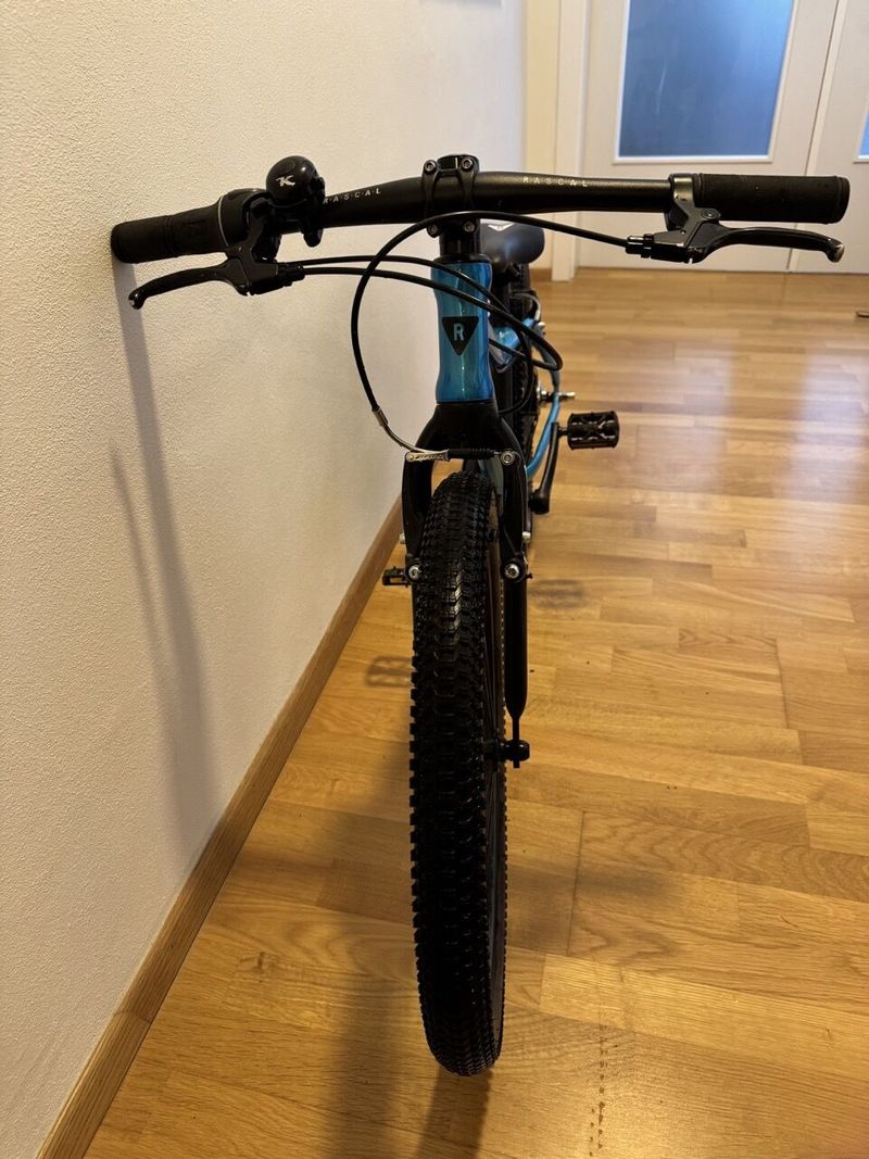 Dětské modré kolo Rascal 20