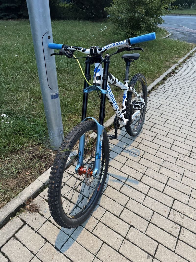 Specialized. Sjezdove kolo / Downhill / DH