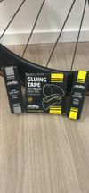 2x silniční galuska TUFO HiCC Carbon 23, 622 x 23 (700x23C) + 2x TUFO lepící páska a 2x TUFO tmel