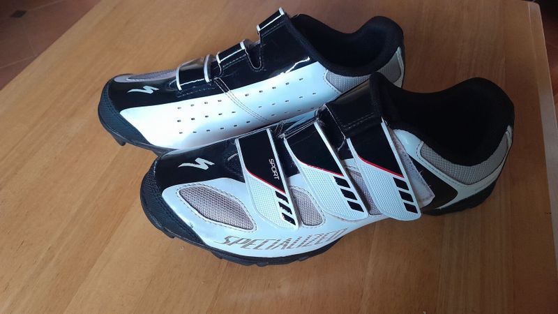 Tretry Specialized Sport, vel. 41, stélka 26 cm, UNISEX, MTB i silnice