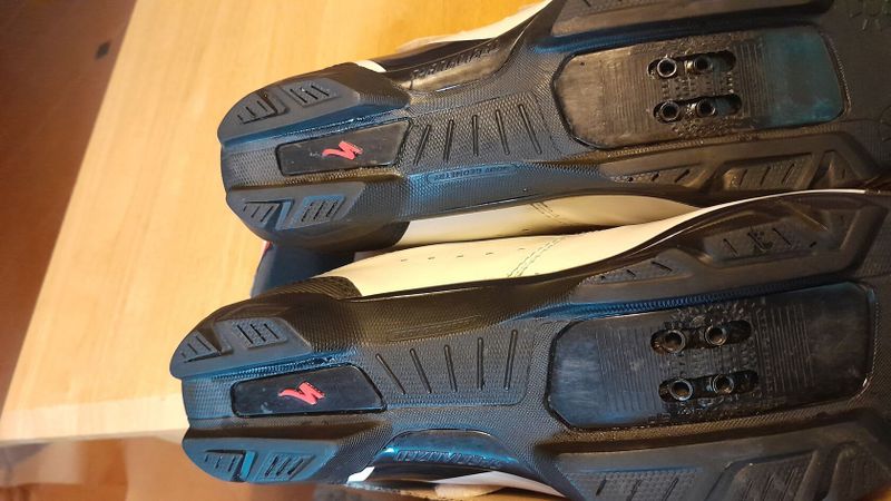 Tretry Specialized Sport, vel. 41, stélka 26 cm, UNISEX, MTB i silnice