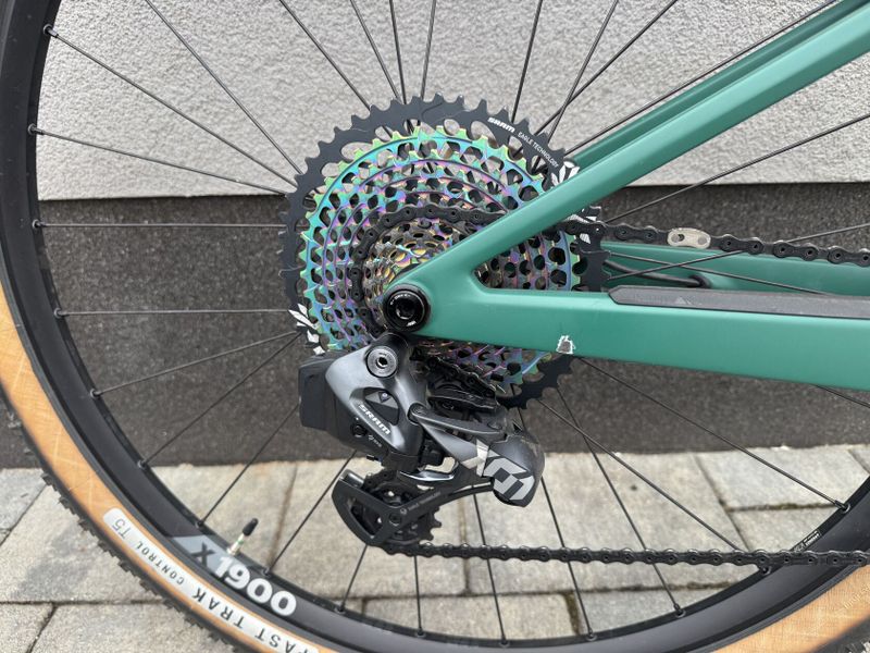 Canyon Lux CF7