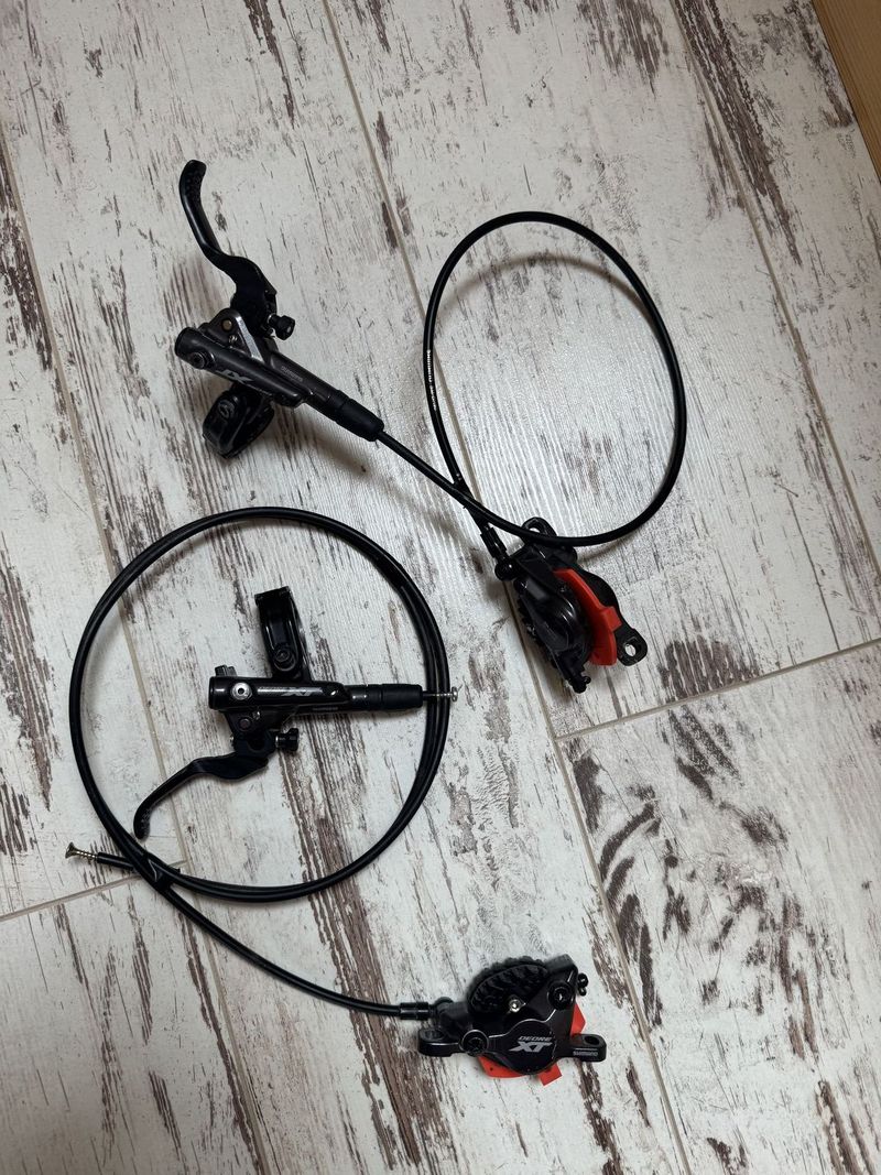 Kotoučové brzdy SHIMANO XT BR-M8120 s chladičem