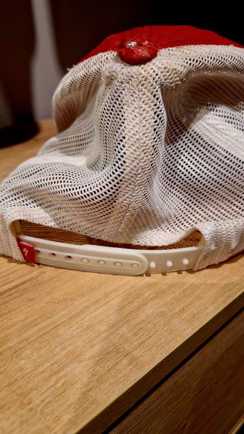 Specialized cap