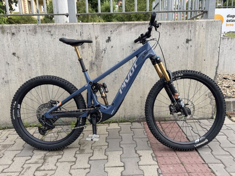 Pivot Shuttle LT PRO X0 2025