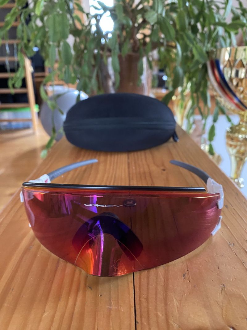 Prodám nepoškrábané brýle oakley