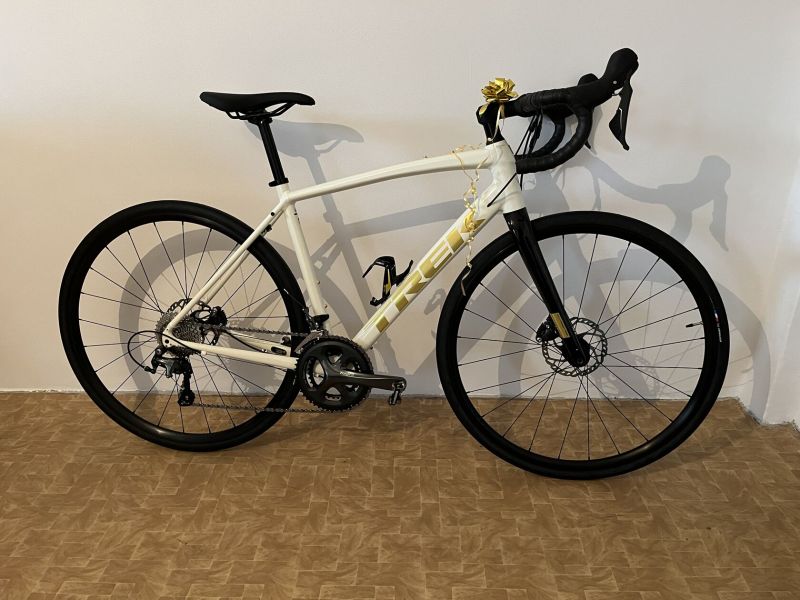 Prodam silnicni kolo Trek Domane Al 4 Disc