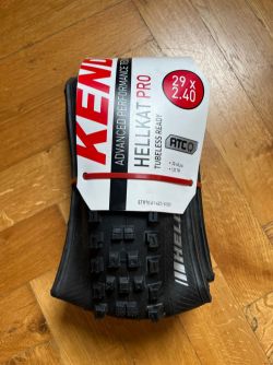 Kenda Hellkat PRO (29 x 2,4) - 120TPI
