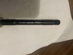 Nová Pevná osa 12×1.5 mm, délka 122 mm