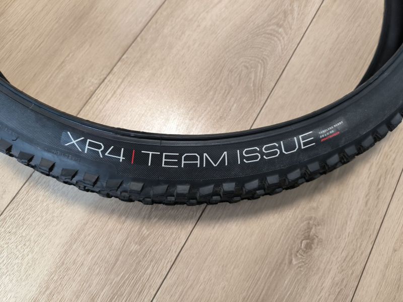 Bontrager XR4 29'', 2ks, téměr nové