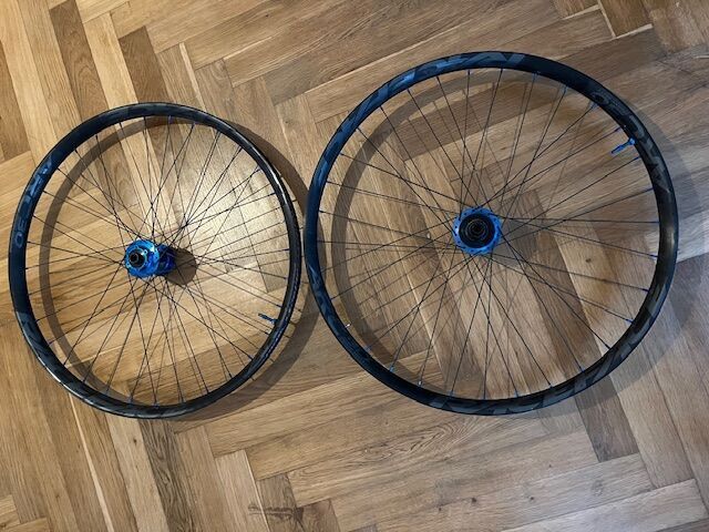 Race Face kola, 29 palců (Shimano Micro Spline)