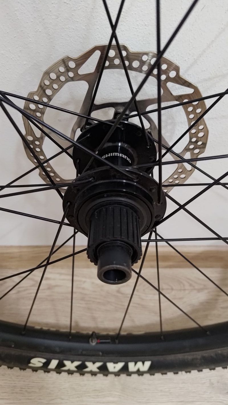 Zapletená kola Giant XCT