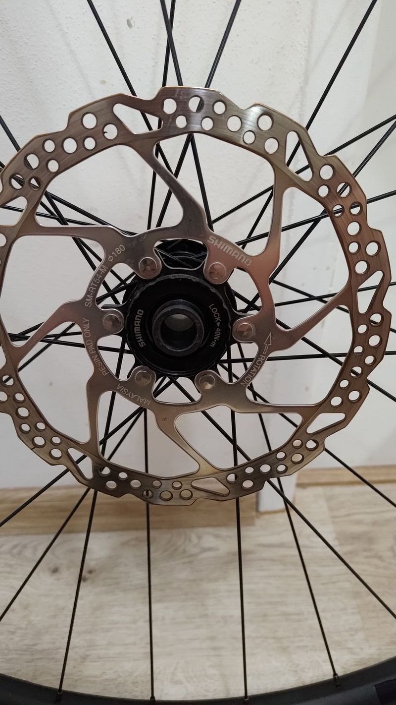 Zapletená kola Giant XCT