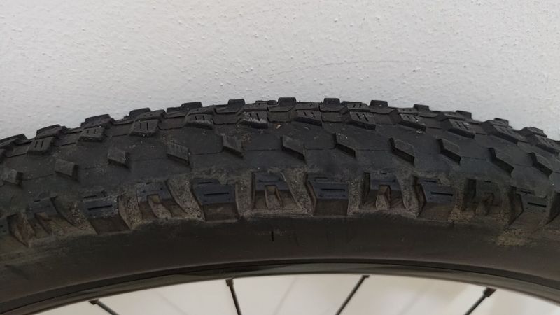 Zapletená kola Giant XCT