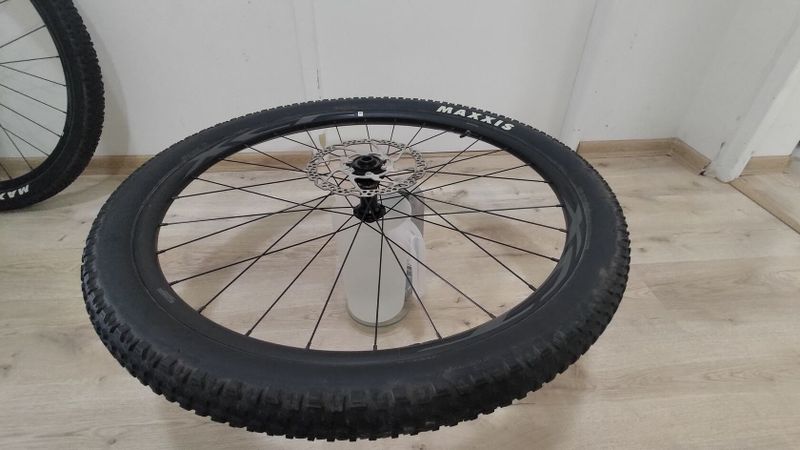 Zapletená kola Giant XCT