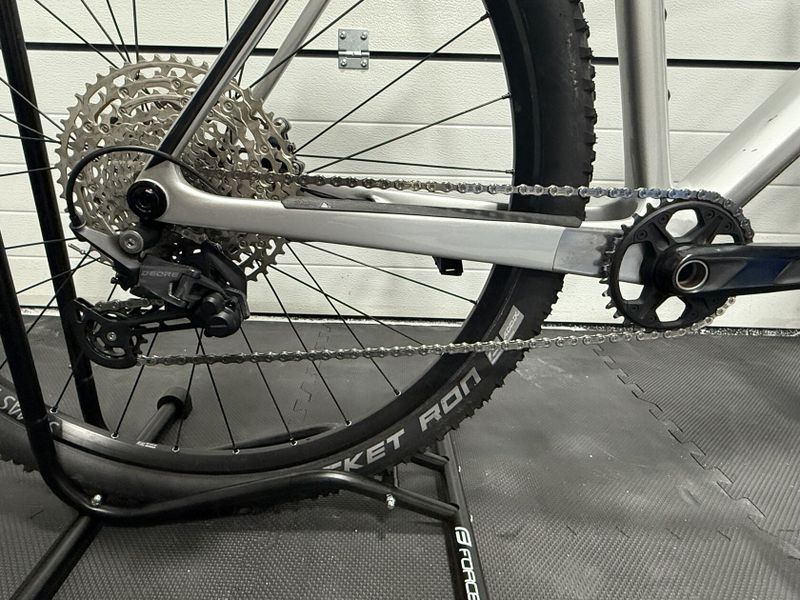 Canyon Exceed CF 5