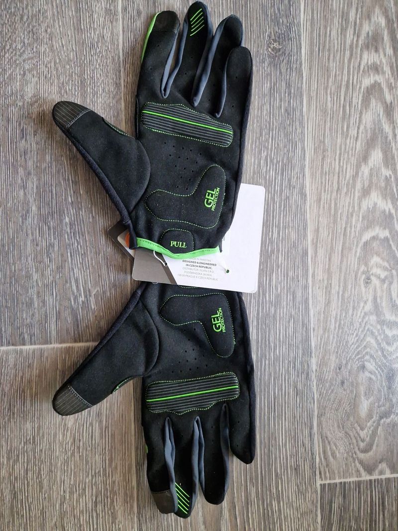 NOVÉ Rukavice SILVINI Gattola black XL