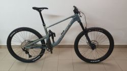 Ghost RIOT AM CF PRO, velikost L, model 2025