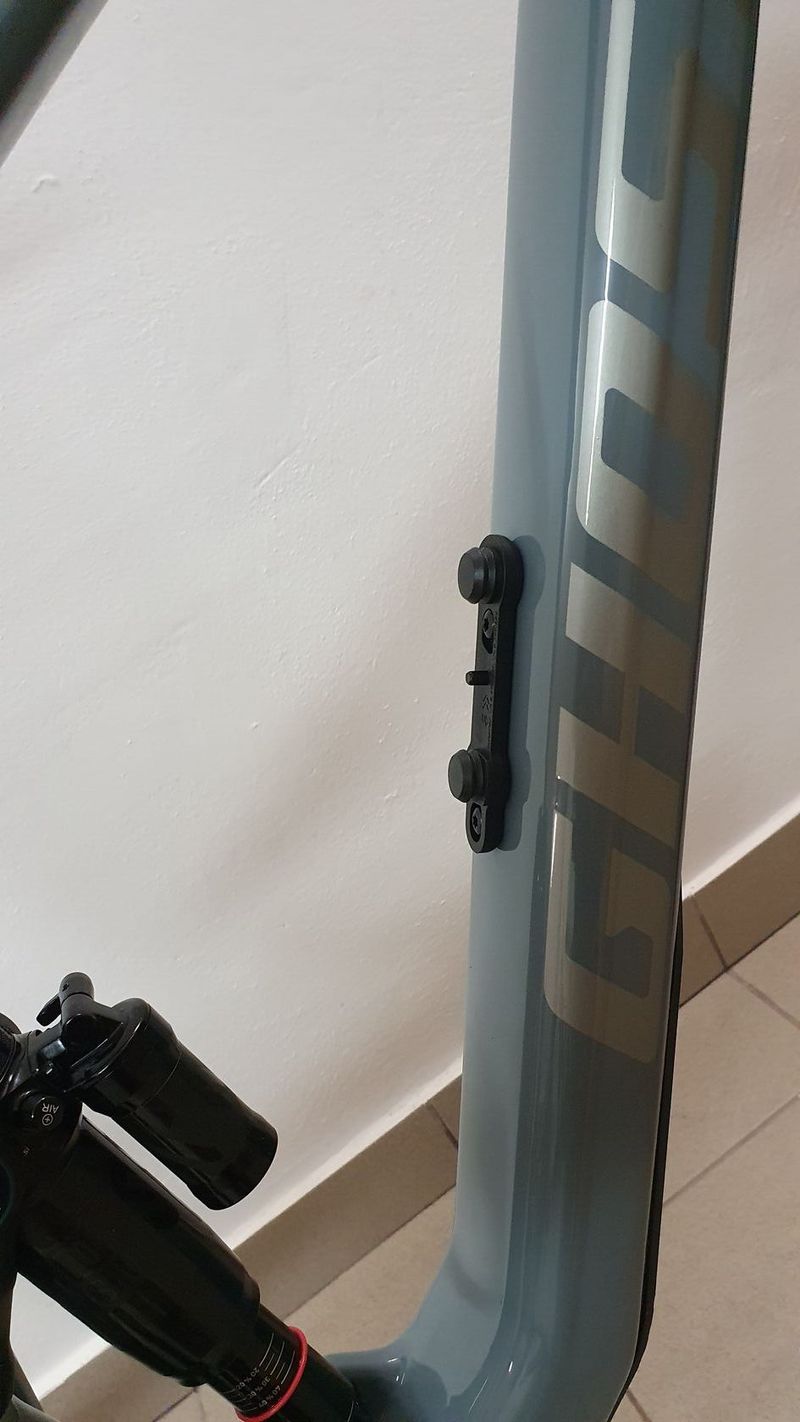 Ghost RIOT AM CF PRO, velikost L, model 2025