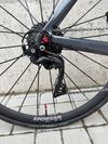 Karbonová aero silnička, vel 55, sada Shimano 105 2x11 