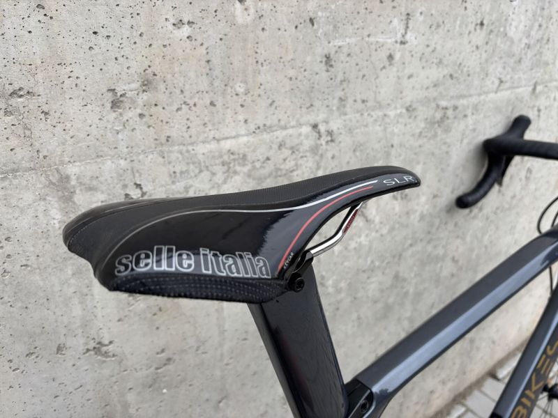Karbonová aero silnička, vel 55, sada Shimano 105 2x11 
