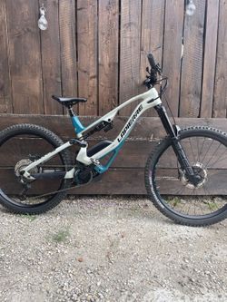 Lapierre Overvolt GLP Elite 2022-špičkový enduro e-bike