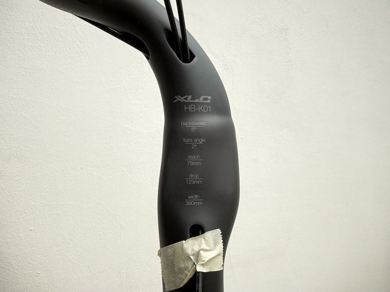 Nová karbonová silniční řídítka XLC Road Bar Carbon HB-K013 380 mm
