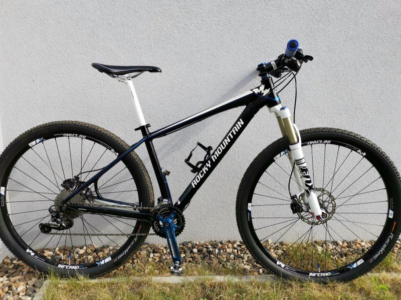 Rocky Mountain - kanadská legenda, Fox, Shimano XT, Enve, PC:95.tis!!!