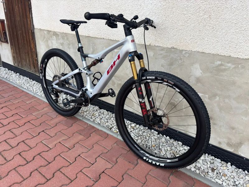 Lehké elektrokolo BH iLynx Race 7.9