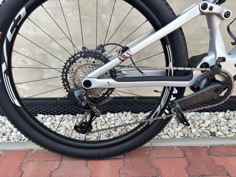 Lehké elektrokolo BH iLynx Race 7.9