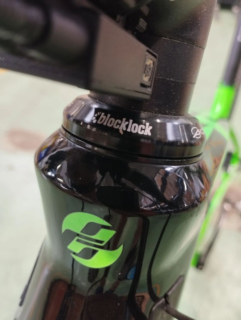 GHOST LECTOR 8.9 LC - komplet SHIMANO XT + elektické řazení SHIMANO XT Di2