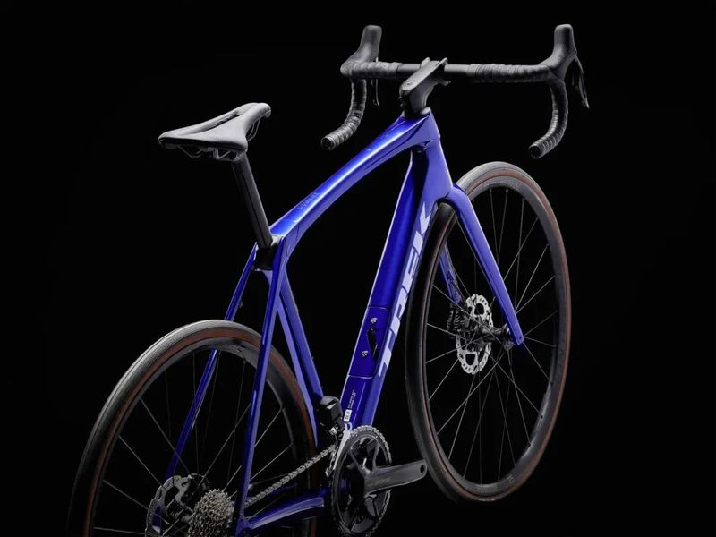 TREK Domane SL 6, Generace 4, 2024, Shimano Di2, velikost 47, nové kolo