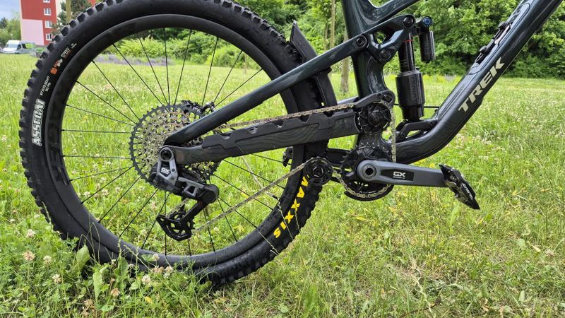 Prodám Trek slash gen 6 9.8 gx T-type