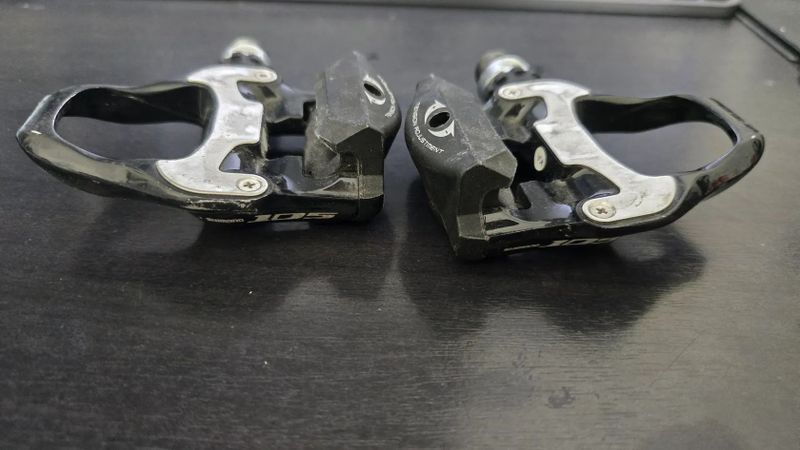 Pedály - Shimano 105 PD-5700 použité, ale plně funkční!